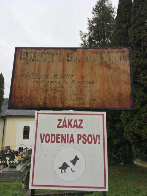 Info tabuľa na Cintoríne sv. Michala si žiada obnovu