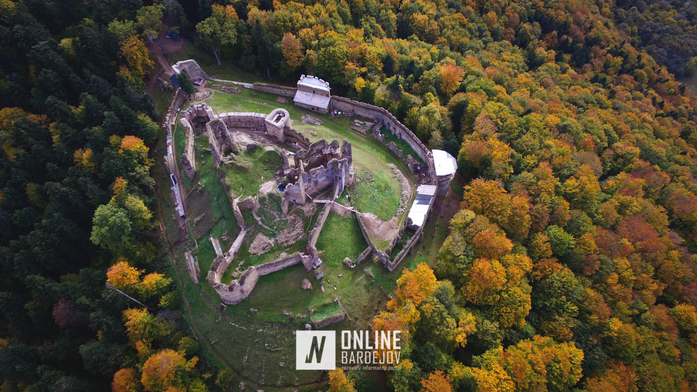 OBRAZOM: Zborovský hrad v jesennom šate